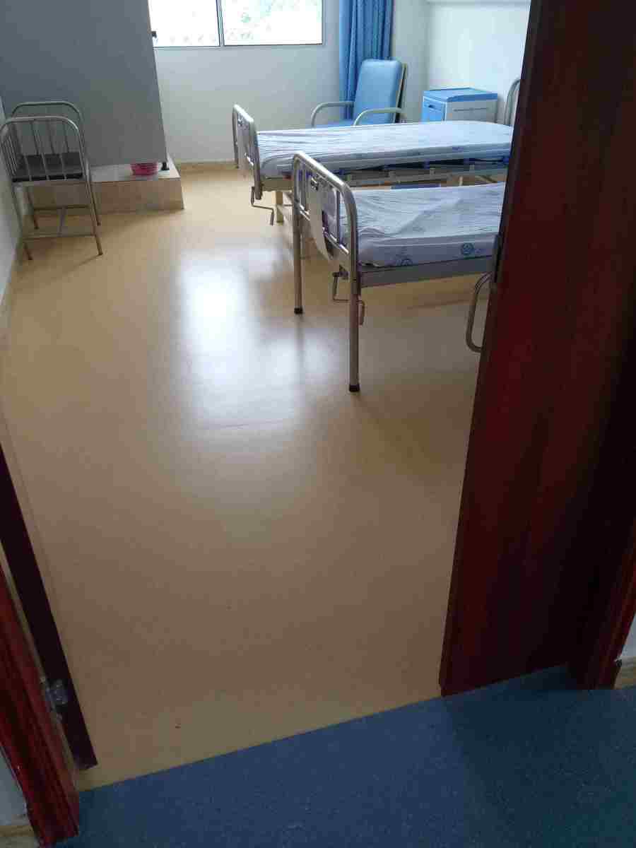 樂(lè)至石塑地板球館石塑地板